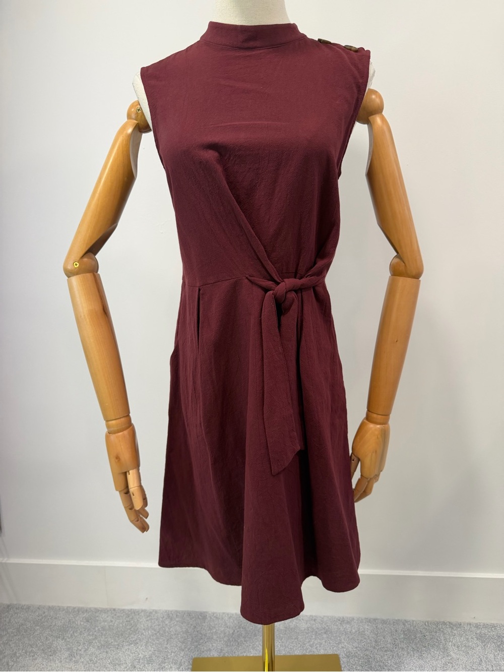 Everly Sleeveless Tie-Front Dress in Burgundy